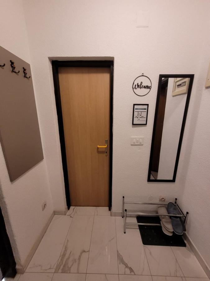 Апартаменти Kod Dide - Entry With Pin 0-24H Славонський Брод Екстер'єр фото